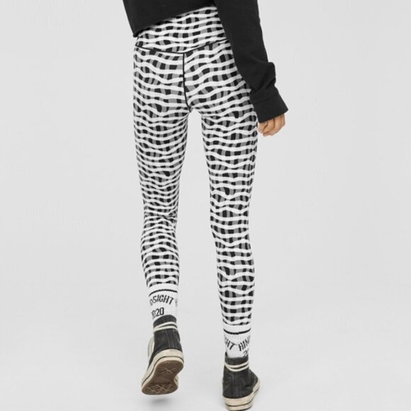 Aerie OFFLINE Real Me XTRA Crossover Ruffle Legging - Picture 2 of 14